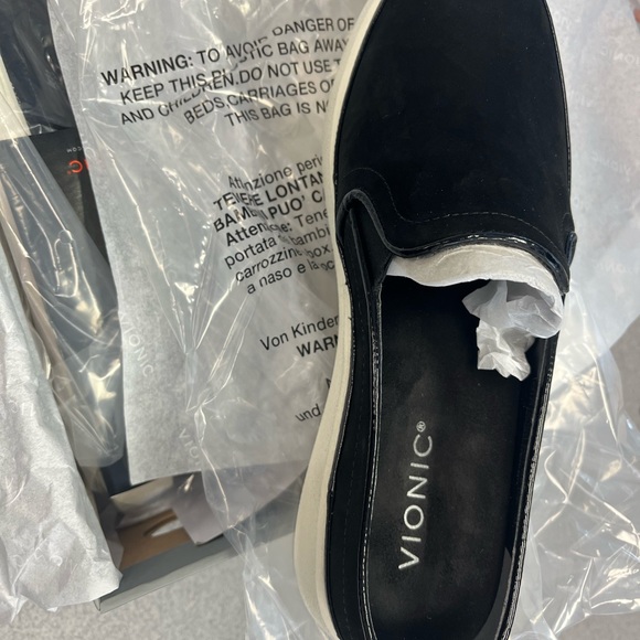 They are a size small on me - Picture 3 of 3